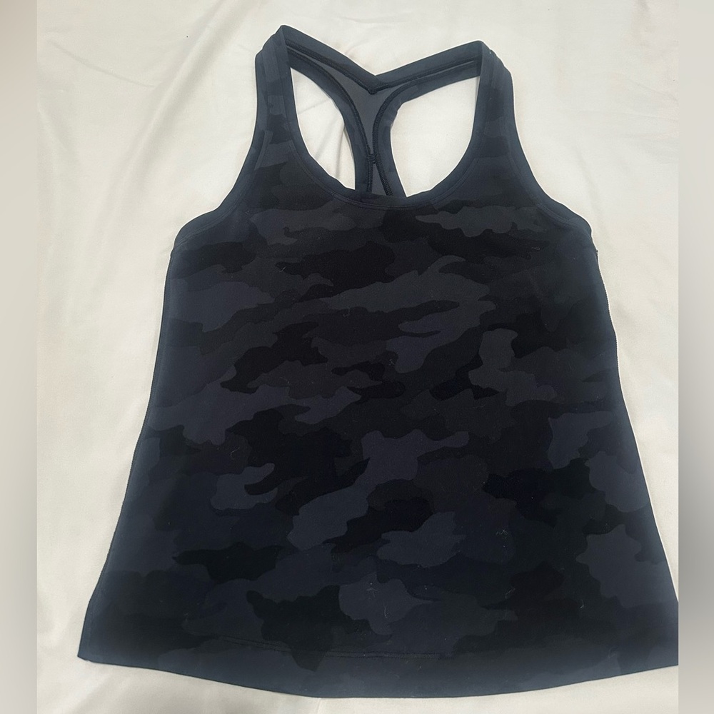 Lululemon - CAMO Cool Racerback short Tank Top 
Nulu - size 4 - black/gray camo
